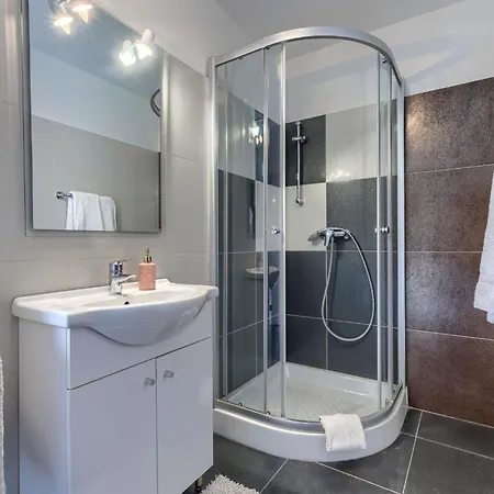 Letizia By Interhome * Oprtalj