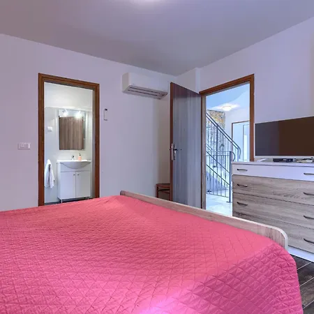 Letizia By Interhome *